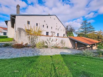 Maison - 331 m² - 12 pièces