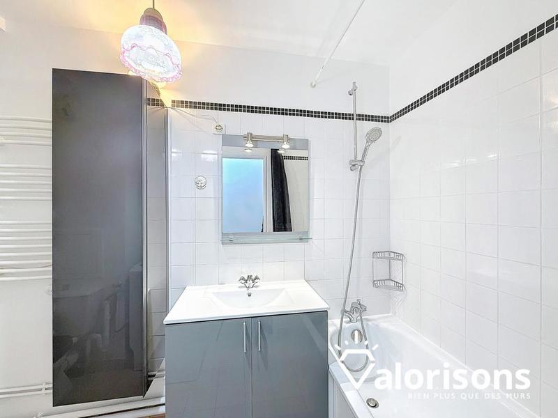 Appartement - 90 m² - 4 pièces