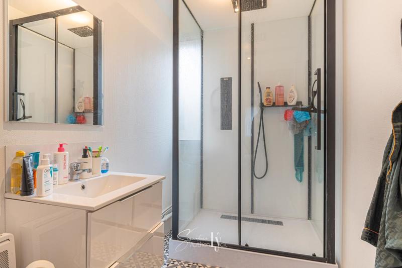 Appartement - 100 m² - 4 pièces