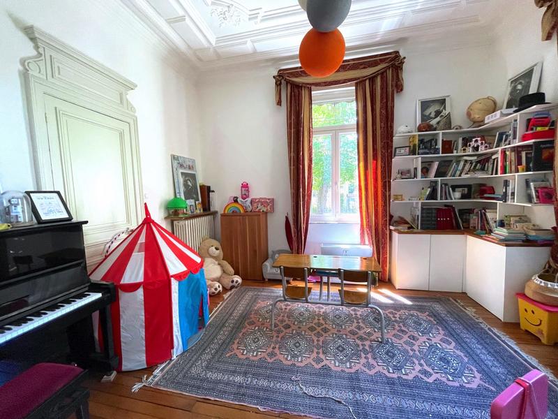 Maison - 250 m² - 7 pièces