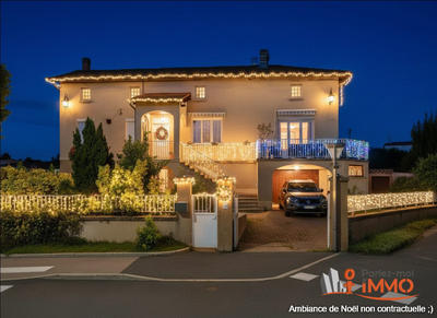 Maison - 195 m² - 7 pièces