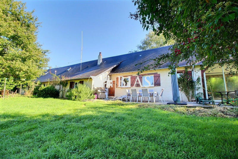 Maison - 220 m² - 7 pièces