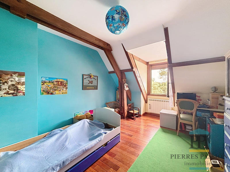 Maison - 221 m² - 7 pièces