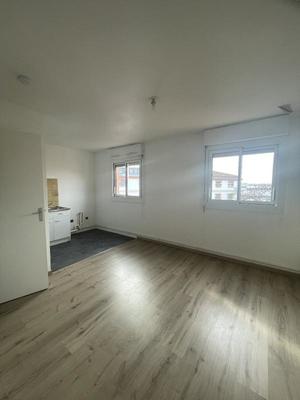 Studio - 30 m² - 1 pièce