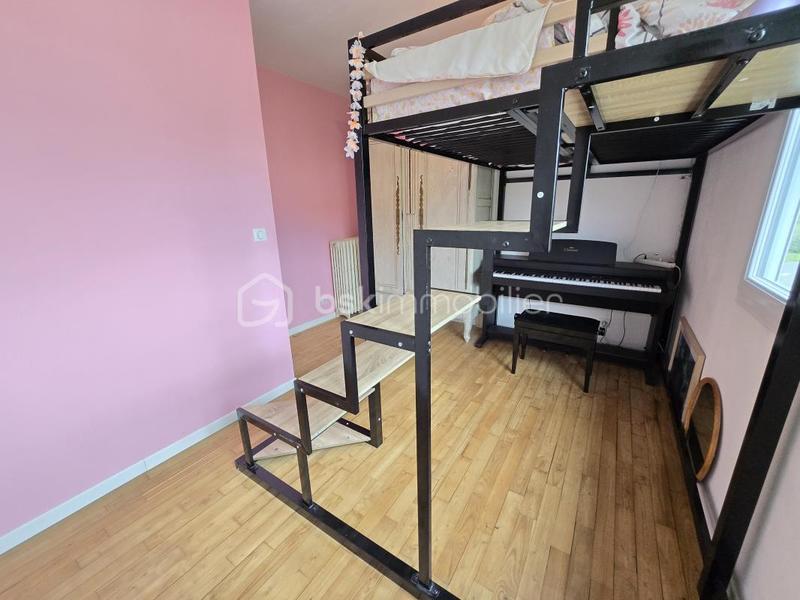 Maison - 95 m² - 5 pièces