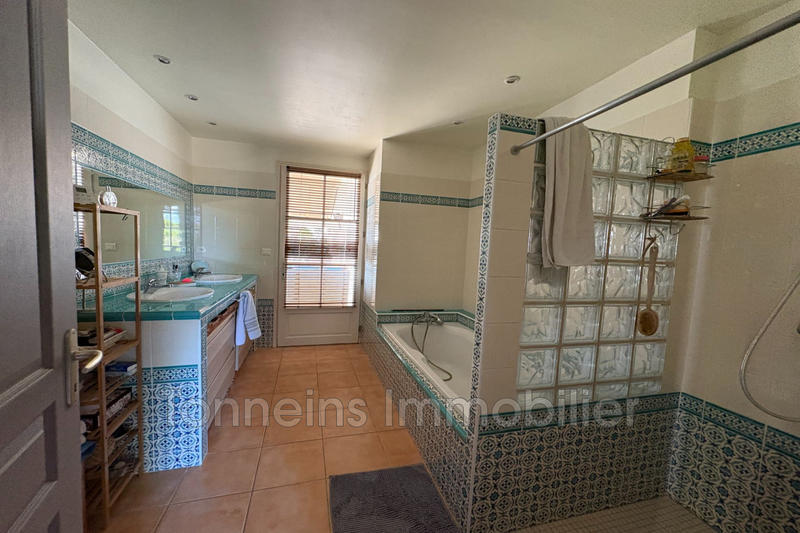 Maison - 196 m² - 5 pièces