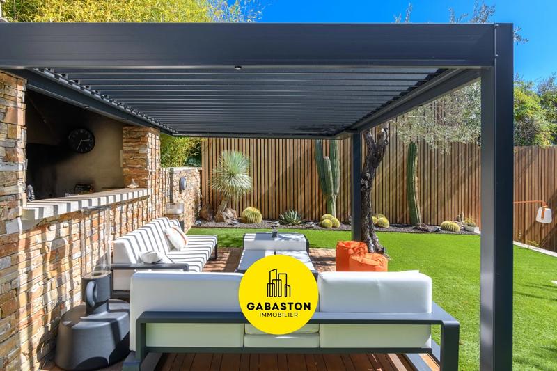 Villa - 247 m² - 5 pièces