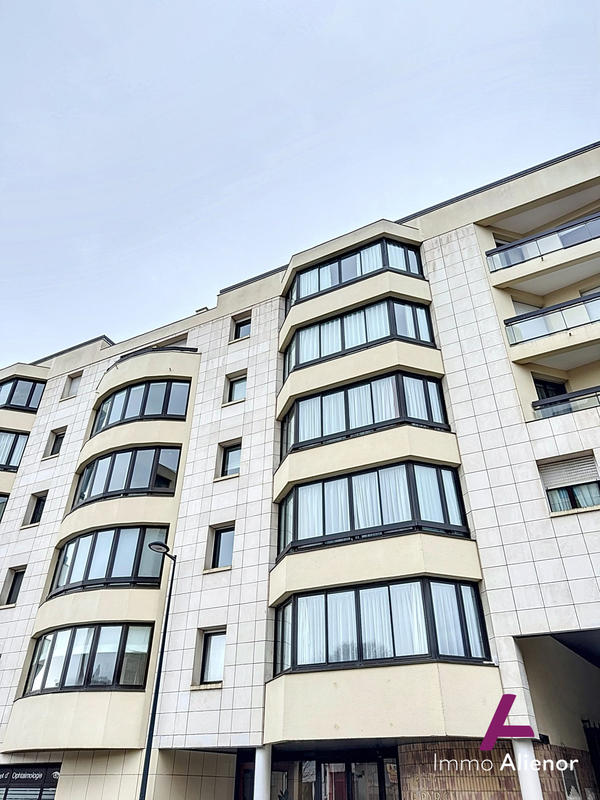 Appartement - 104 m² - 4 pièces