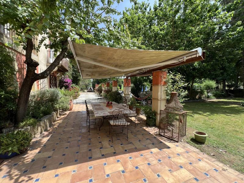 Mas - 380 m² - 9 pièces