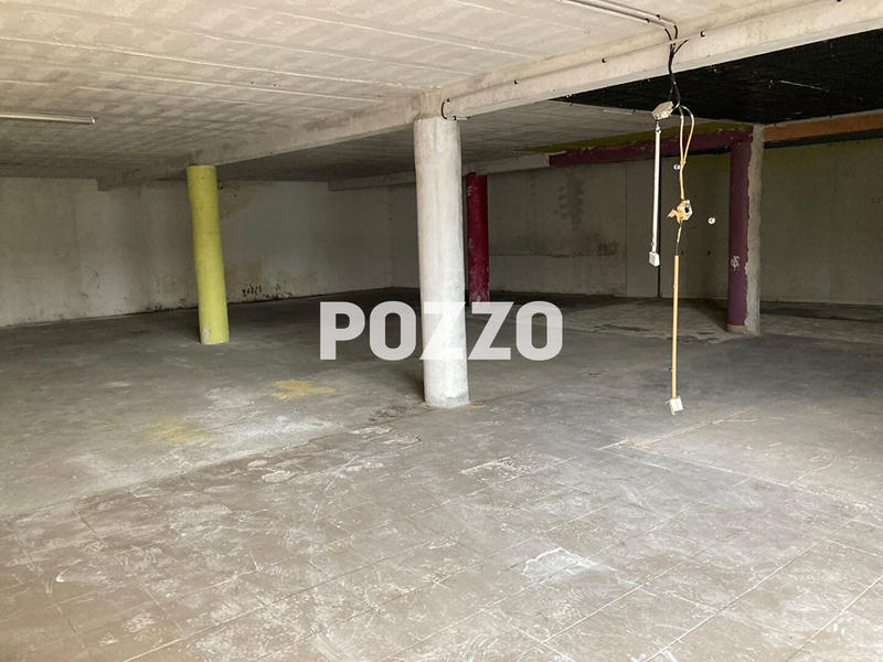 Local commercial - 392 m² - 5 pièces