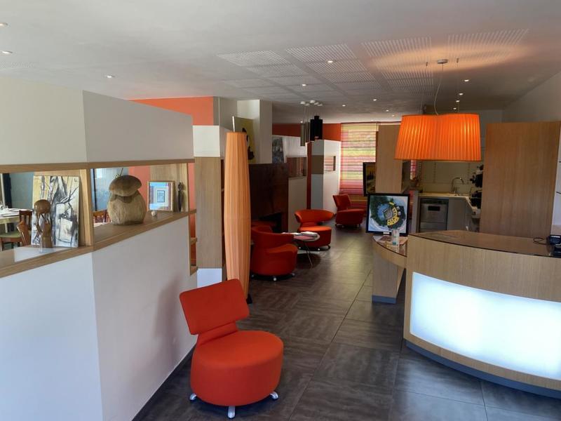 Maison - 275 m² - 12 pièces