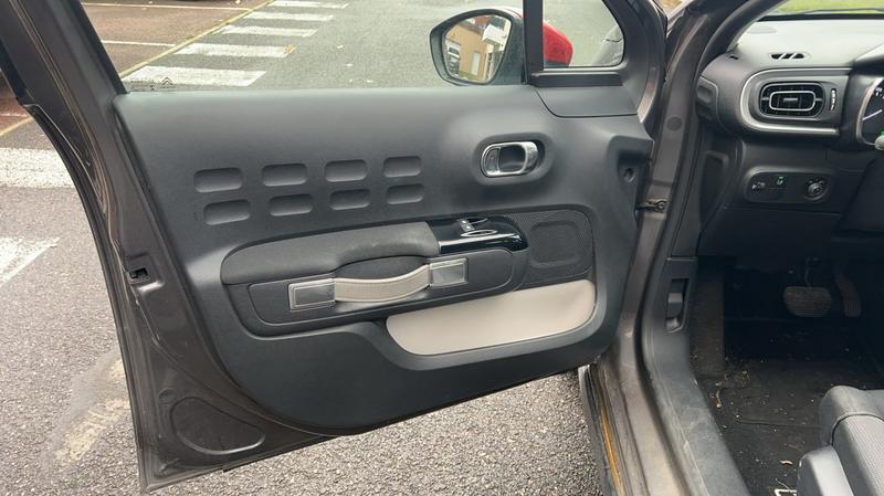 Citroën C3 III 1.2 PureTech 110 Eat6 Shine - Automatique