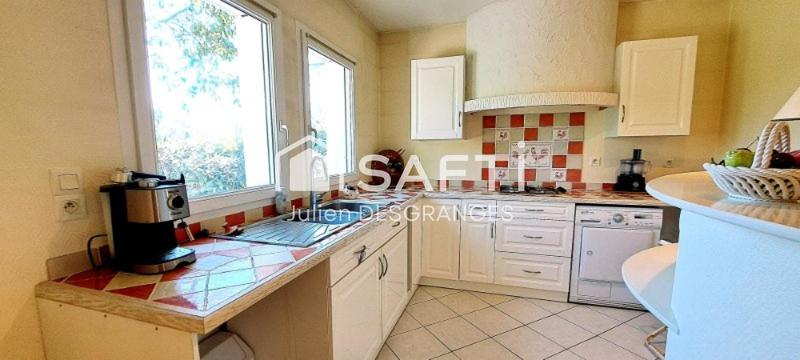 Maison - 355 m² - 15 pièces