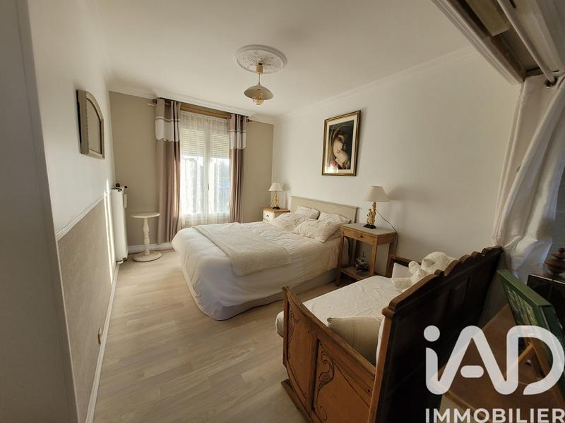 Maison - 137 m² - 9 pièces