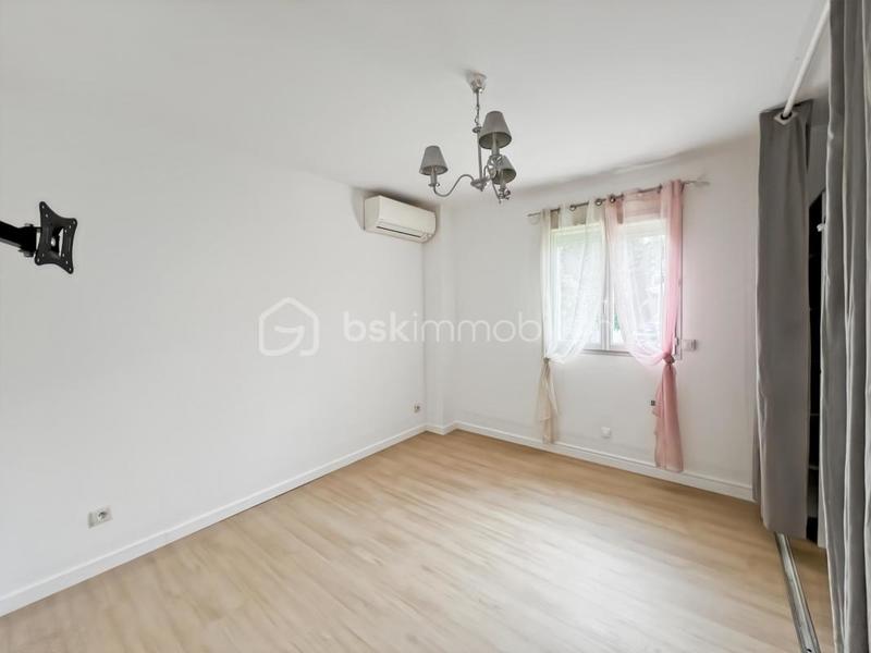 Maison traditionnelle - 106 m² - 6 pièces