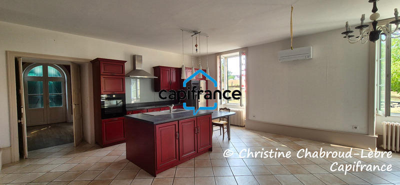 Propriété - 200 m² - 8 pièces