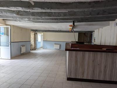 Maison - 440 m² - 8 pièces