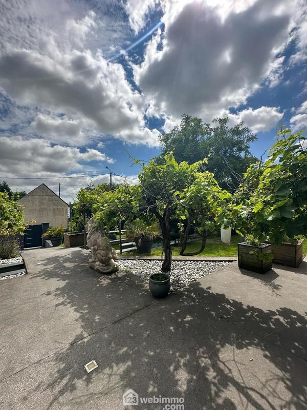 Maison - 730 m² - 10 pièces