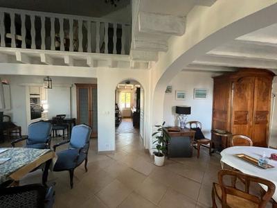 Maison - 280 m² - 10 pièces