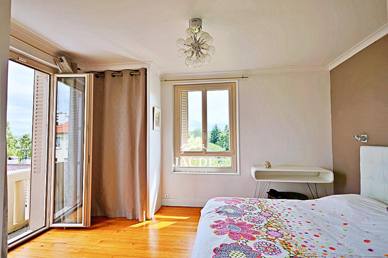 Maison - 196 m² - 7 pièces