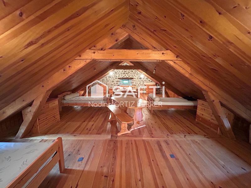 Maison - 700 m² - 25 pièces