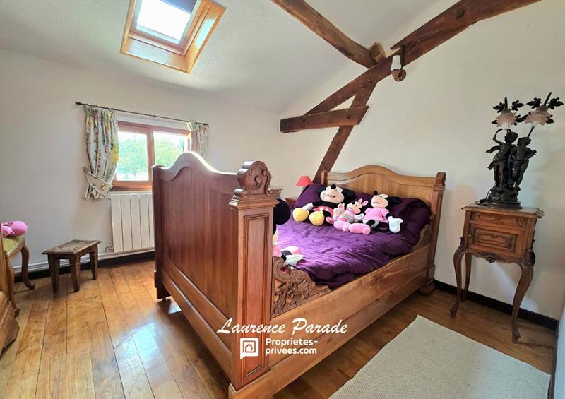 Maison - 201 m² - 7 pièces