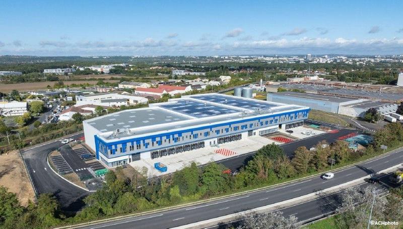 Entrepôt - 3 256 m²