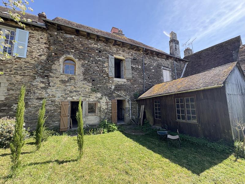 Maison de village - 218 m² - 7 pièces