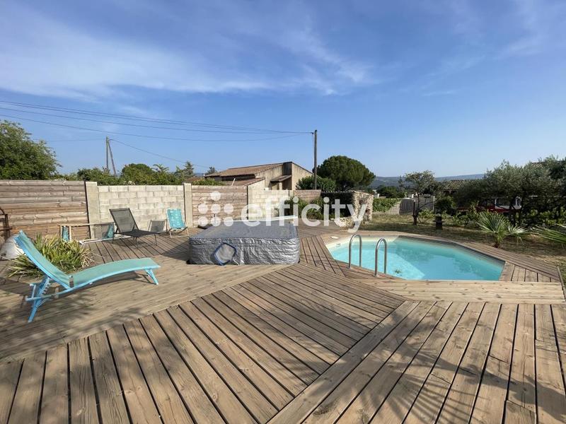 Maison - 110 m² - 5 pièces