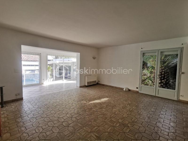 Maison traditionnelle - 250 m² - 7 pièces