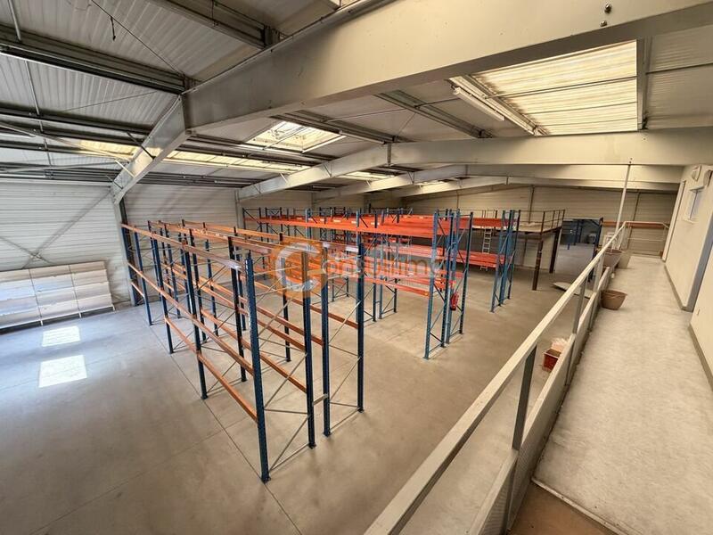 Local d'activité / Entrepôt - 1 500 m²