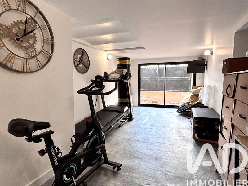 Maison - 202 m² - 8 pièces