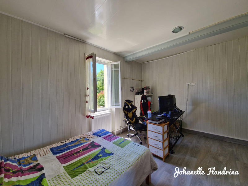 Maison - 260 m² - 8 pièces