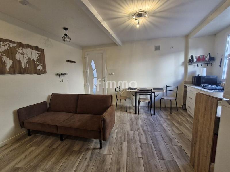 Immeuble - 104 m² - 6 pièces