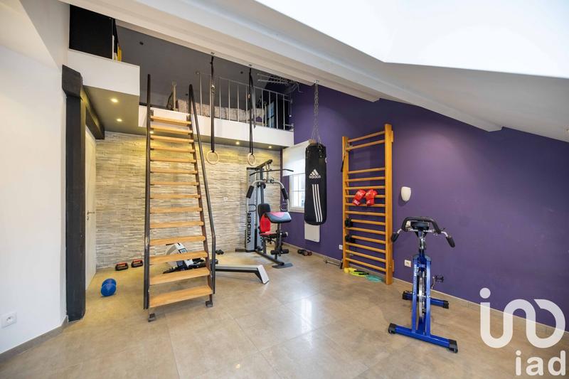 Maison - 210 m² - 7 pièces