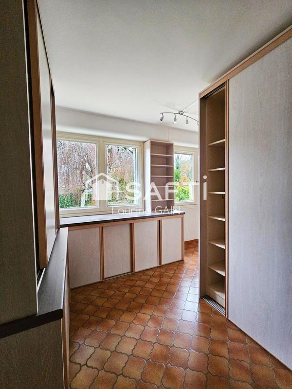 Maison - 257 m² - 10 pièces