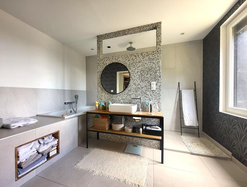 Maison - 203 m² - 7 pièces