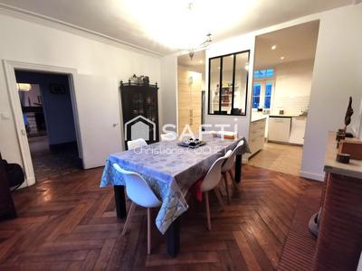 Maison - 220 m² - 6 pièces