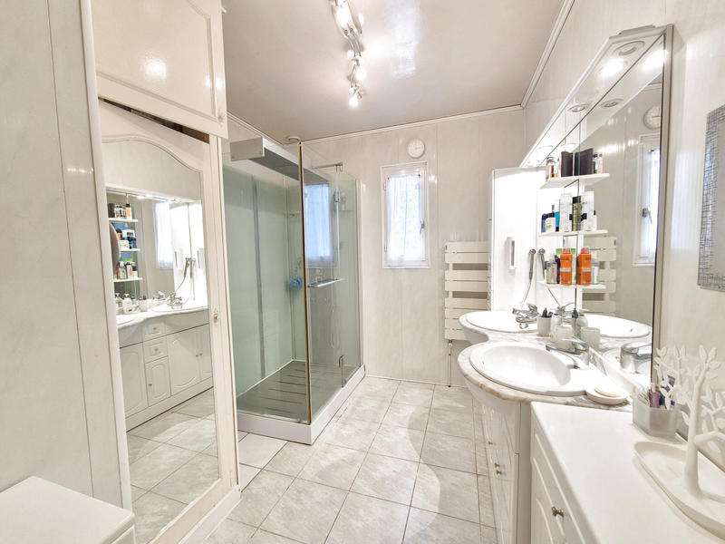 Maison - 140 m² - 7 pièces