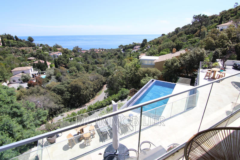 Maison contemporaine - 310 m² - 8 pièces