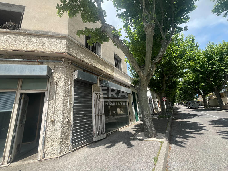 Local commercial - 80 m² - 3 pièces