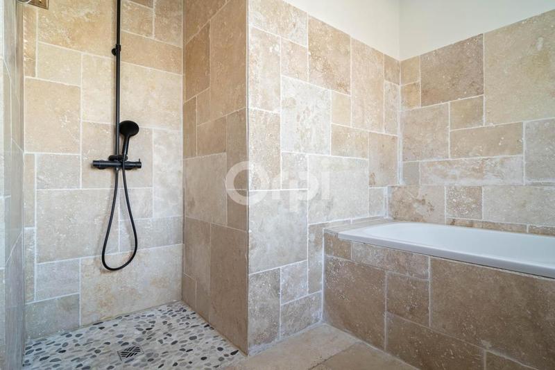 Maison - 206 m² - 6 pièces