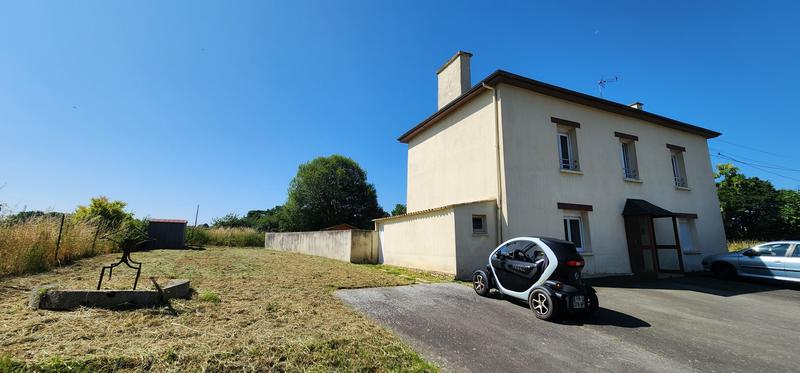 Maison - 98 m² - 8 pièces