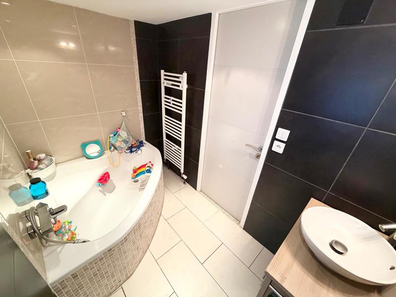 Maison - 95 m² - 4 pièces