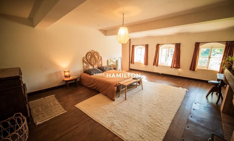 Propriété - 378 m² - 10 pièces