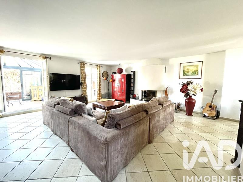 Maison - 238 m² - 9 pièces