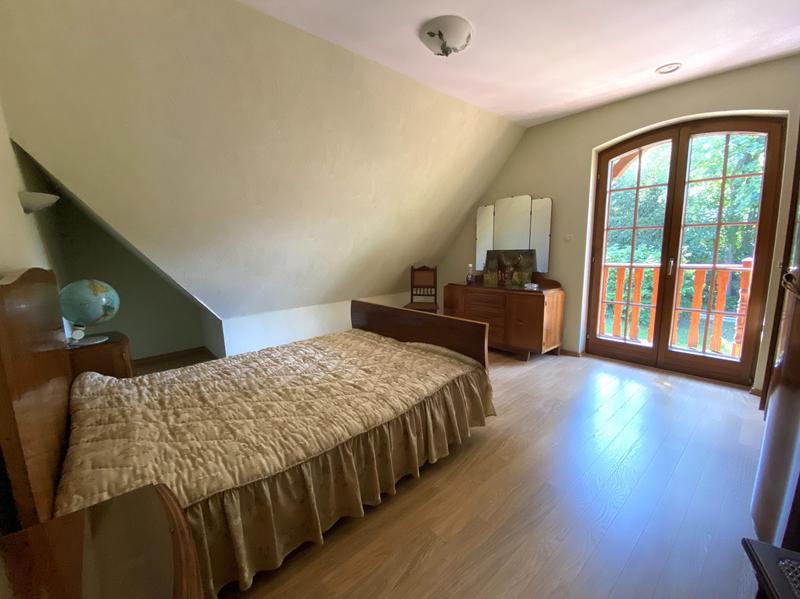 Maison traditionnelle - 243 m² - 6 pièces