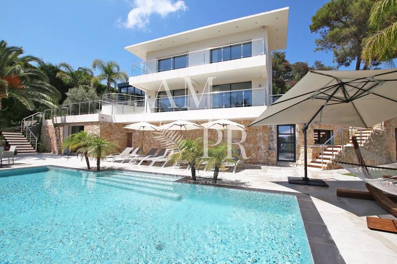 Villa - 230 m² - 8 pièces