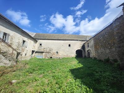 Corps de ferme - 300 m² - 7 pièces
