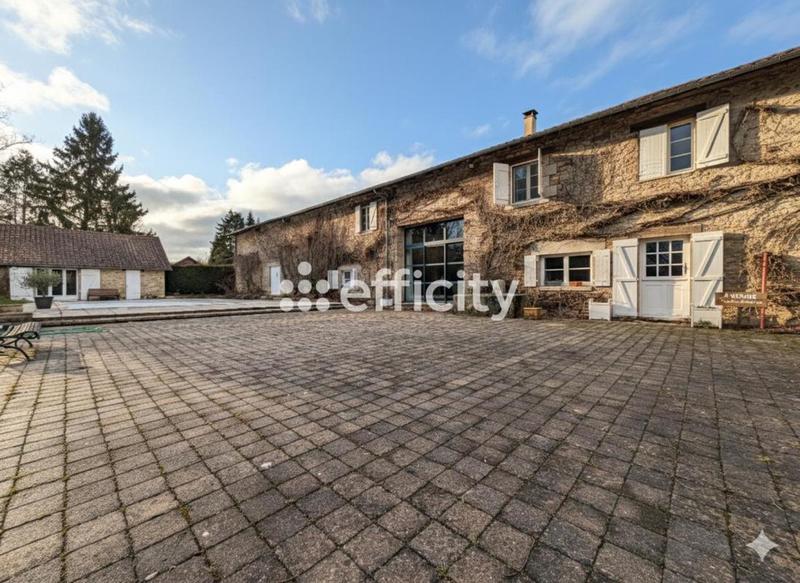 Maison - 374 m² - 10 pièces